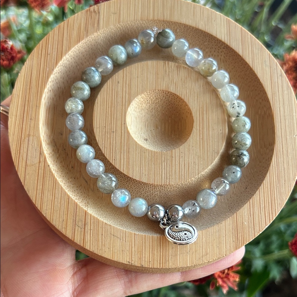 Handmade Labradorite + Hematite Beaded Bracelet with Yin Yang ☯️ Silver Charm